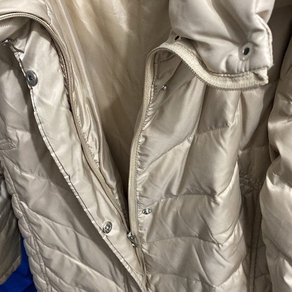 Kenneth Cole Hooded Puffer Coat - Picture 8 of 11